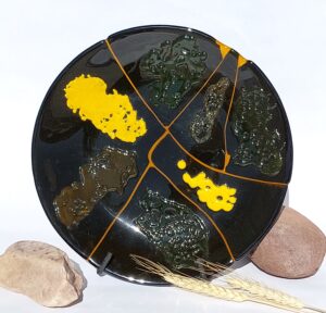 Black and yellow platter